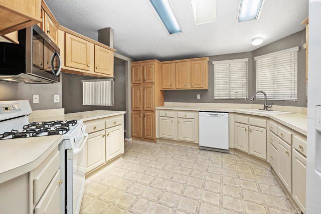 Detail Gallery Image 19 of 43 For 1001 S Hale Ave #5,  Escondido,  CA 92029 - 3 Beds | 2 Baths