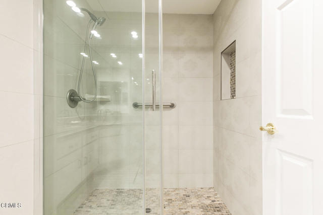8857 Bluffdale Dr, Sun Valley CA: https://media.crmls.org/mediaz/7704268b-080b-4534-8d74-3e1645e42e97.jpg