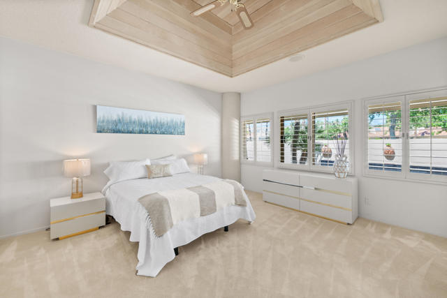 212 S Kavenish Drive, Rancho Mirage CA: https://media.crmls.org/mediaz/77044815-c7dc-4540-a66e-ce9fc2ed4efb.jpg