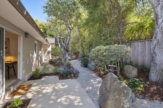 581 Laurent Road, Hillsborough CA: https://media.crmls.org/mediaz/77047a5f-8210-46cb-83d6-d9efd090cf19.jpg