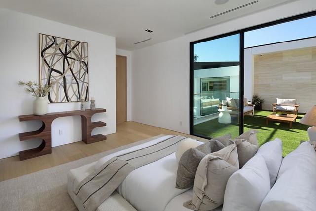 349 Walsh Road, Atherton CA: https://media.crmls.org/mediaz/77049d19-38ee-4d2c-9b65-9ca7062507b5.jpg
