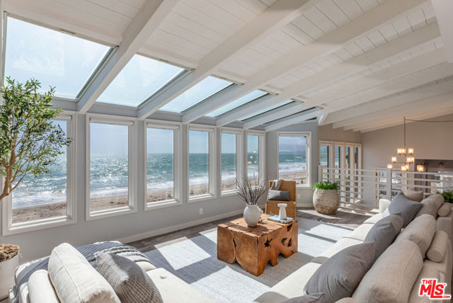 1448 Nathan Lane, Ventura CA: https://media.crmls.org/mediaz/77050865-b60c-4563-8e8f-e20a88334ee3.jpg