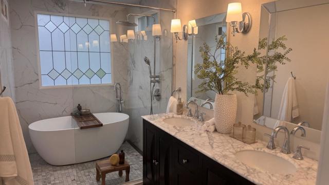 19940 Oakmont Drive, Los Gatos CA: https://media.crmls.org/mediaz/770538ee-7351-415c-a654-870eef80194a.jpg
