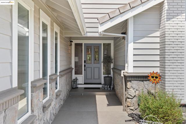 5521 Lanai Ct, Discovery Bay CA: https://media.crmls.org/mediaz/77056b61-77f5-43b7-9e2d-de21cbedd8cc.jpg