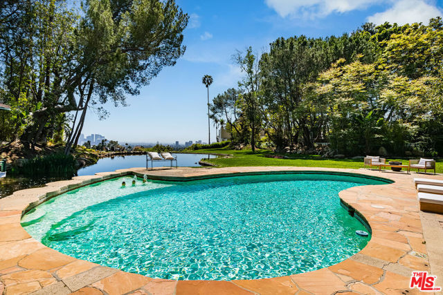1177 Loma Linda Drive, Beverly Hills CA: https://media.crmls.org/mediaz/7705b170-5224-4fb2-8732-d2c6bae46d54.jpg