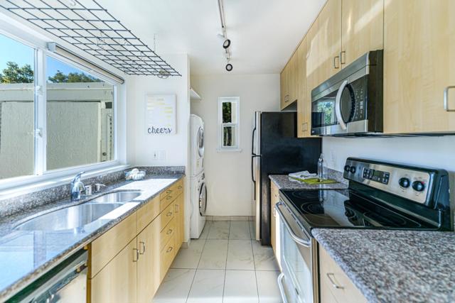 1919 Alameda De Las Pulgas, San Mateo CA: https://media.crmls.org/mediaz/7705c7a1-a75d-40bc-acce-9d9d9b4f0694.jpg