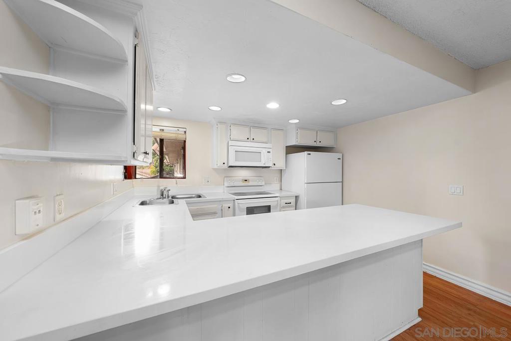 1257 Grand Ave - photo 2