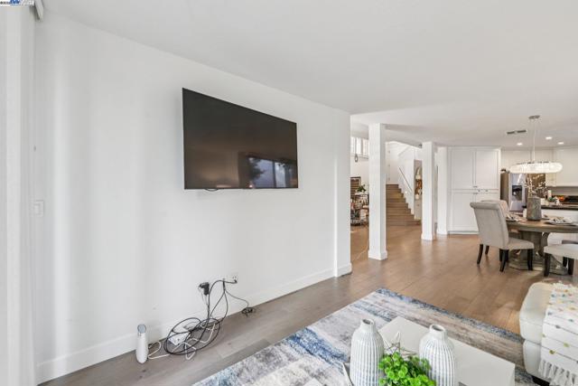 5310 E Lakeshore, San Ramon CA: https://media.crmls.org/mediaz/77061efd-2551-4d5a-a664-609f0c23d2dc.jpg
