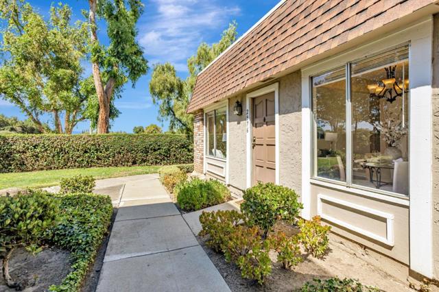 2876 Parkrow Lane, San Jose CA: https://media.crmls.org/mediaz/7707269c-5824-4096-92e5-91a39beab682.jpg