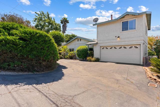Detail Gallery Image 4 of 34 For 425 E Dougherty St, Fallbrook,  CA 92028 - 4 Beds | 2/1 Baths