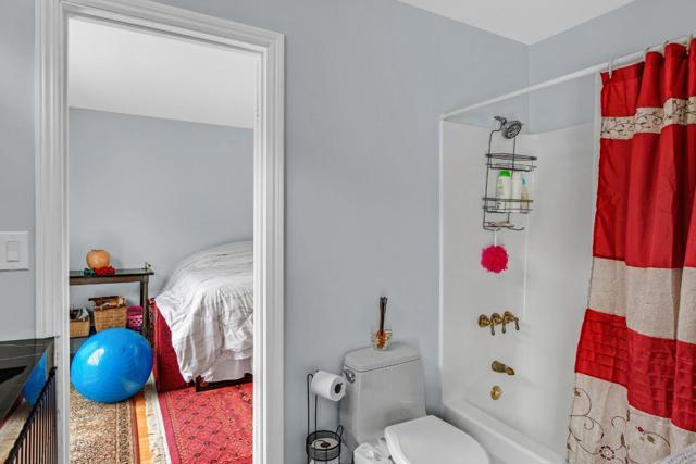 419 Harvey Way, Pacifica CA: https://media.crmls.org/mediaz/7708557d-bfd6-4578-89ee-f1d44e2a76be.jpg