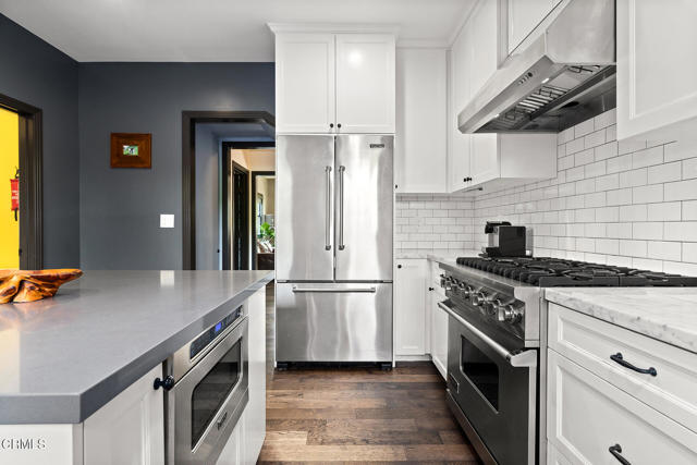 1052 New York Drive, Altadena CA: https://media.crmls.org/mediaz/770905f4-11f1-4fe4-a9f2-76853f0be7b3.jpg