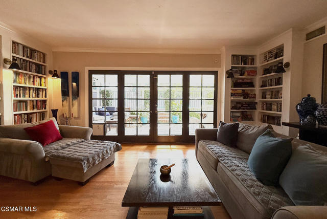 4748 Conejo Avenue, Woodland Hills CA: https://media.crmls.org/mediaz/770939eb-aa52-4b06-ad93-7bb8bd3c9f9c.jpg