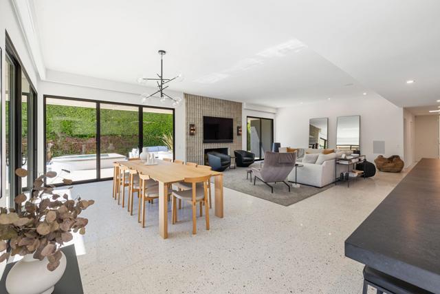 133 Columbia Drive, Rancho Mirage CA: https://media.crmls.org/mediaz/77095c08-5ed1-4ce5-b6ef-9aa4cca2b309.jpg