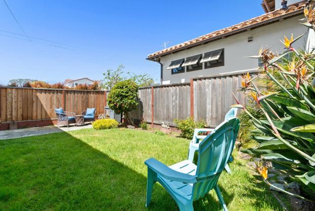 102 32nd Avenue, Santa Cruz CA: https://media.crmls.org/mediaz/770a5716-c08e-4264-bdb9-f9b5d067a663.jpg