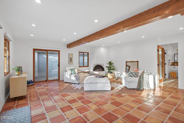 1195 Rancho Court, Ojai CA: https://media.crmls.org/mediaz/770aa4e5-04e9-4468-b8ce-639226a8c510.jpg