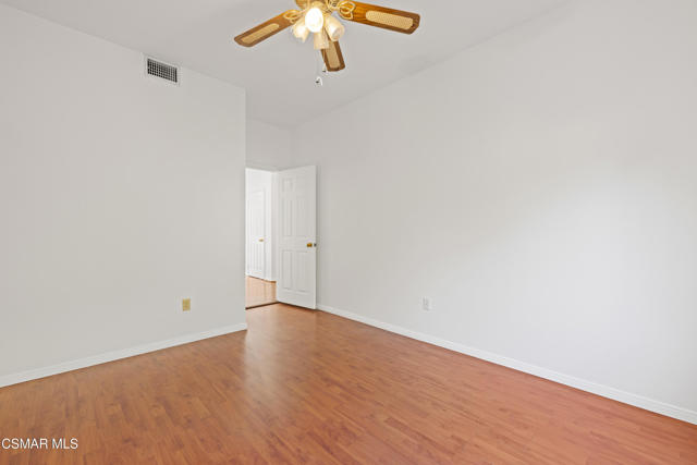 287 Golden Fern Court, Simi Valley CA: https://media.crmls.org/mediaz/770ab402-bff1-4315-b3c7-b1a362d8a4b1.jpg