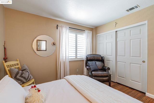 4452 Pronghorn Ct, Antioch CA: https://media.crmls.org/mediaz/770af7a7-9293-4d43-ae05-0b4c22b8cb81.jpg