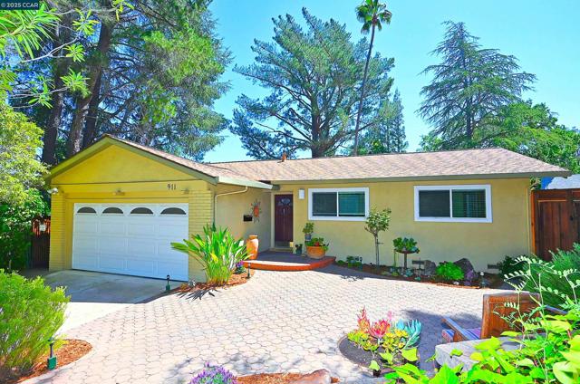 911 Sousa Drive, Walnut Creek CA: https://media.crmls.org/mediaz/770bd32d-9def-4892-b786-95f6f73c4073.jpg