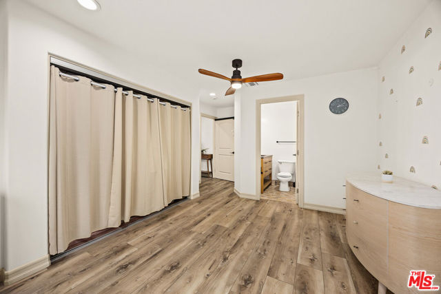272 N Chester Avenue, Pasadena CA: https://media.crmls.org/mediaz/770c1d58-07aa-4bc5-bce7-60efc6b6400f.jpg