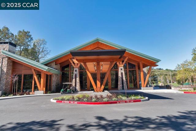 1617 Ptarmigan Dr, Walnut Creek CA: https://media.crmls.org/mediaz/770c66d2-def7-4919-b55a-ff3d499dfe46.jpg
