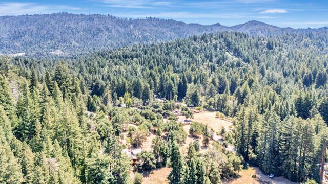 17900 China Grade Road, Boulder Creek CA: https://media.crmls.org/mediaz/770c84e3-a835-43a1-87d1-e827e45f7471.jpg