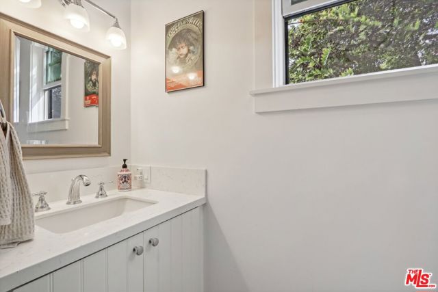 3143 Shelby Drive, Los Angeles CA: https://media.crmls.org/mediaz/770c9f90-c1bf-449b-8f13-327ccd4df600.jpg