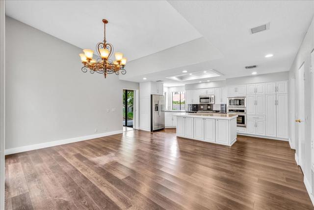 45 Lincoln Place, Rancho Mirage CA: https://media.crmls.org/mediaz/770cbc5c-5cf0-4e75-abf9-5fa368da6aaa.jpg