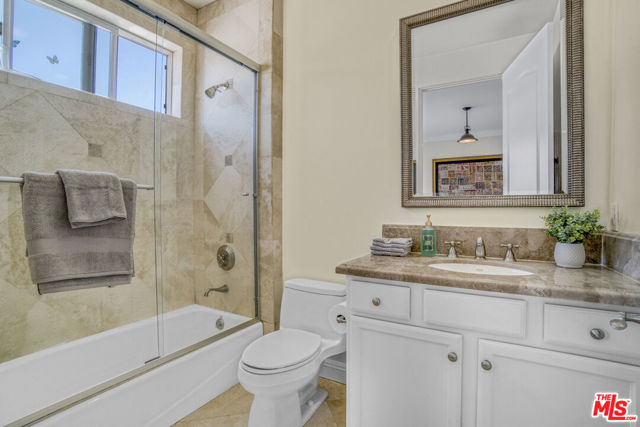 Drew Fenton | 11974 Mayfield Avenue Los Angeles CA | MLS: 7269063