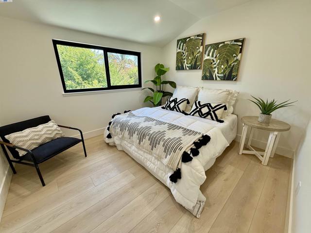 1926 Paseo Del Cajon, Pleasanton CA: https://media.crmls.org/mediaz/770d21db-eb73-41da-809a-5c0f2556f688.jpg