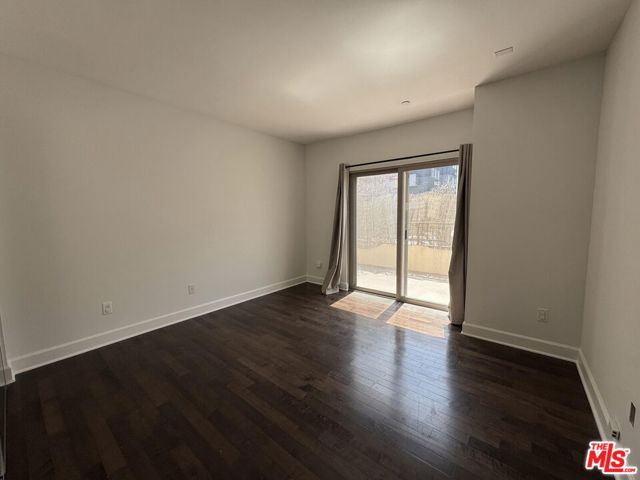 1522 Amherst Avenue, Los Angeles CA: https://media.crmls.org/mediaz/770dc9e5-a4aa-499a-99e2-c2741506bfaa.jpg