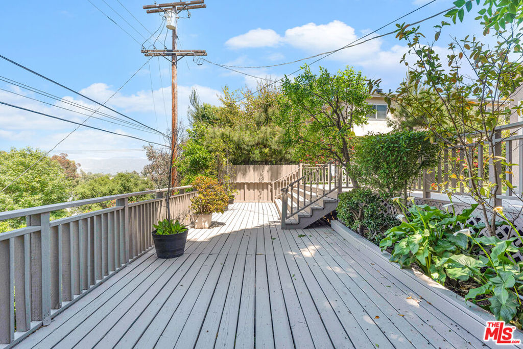 3733 Willowcrest AvenueStudio City img 20