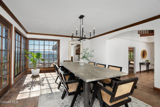2457 Angelo Drive, Los Angeles CA: https://media.crmls.org/mediaz/770e70dd-3996-4d91-b5f5-72541a532747.jpg