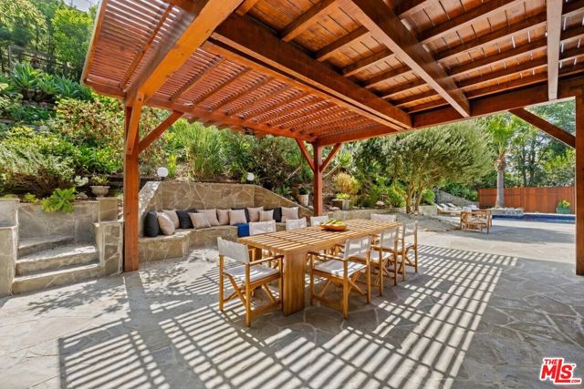 2716 Laurel Pass / Bypass, Los Angeles CA: https://media.crmls.org/mediaz/770f1072-1574-4a9c-89b4-4adb15b657dc.jpg