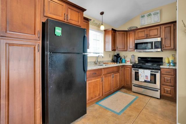 3225 Hillman Lane, Royal Oaks CA: https://media.crmls.org/mediaz/770f7523-5a54-44ae-a624-c9e872a01d24.jpg