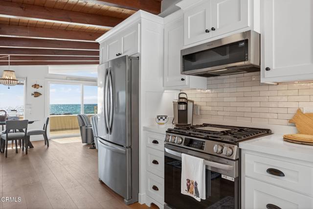 Detail Gallery Image 15 of 28 For 3884 Pacific Coast Hwy, Ventura,  CA 93001 - 3 Beds | 2 Baths