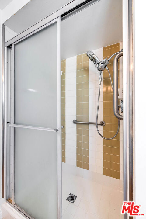 4331 W Sarah Street, Burbank CA: https://media.crmls.org/mediaz/77108e82-2ef7-4312-b6d9-9330ec265f1d.jpg