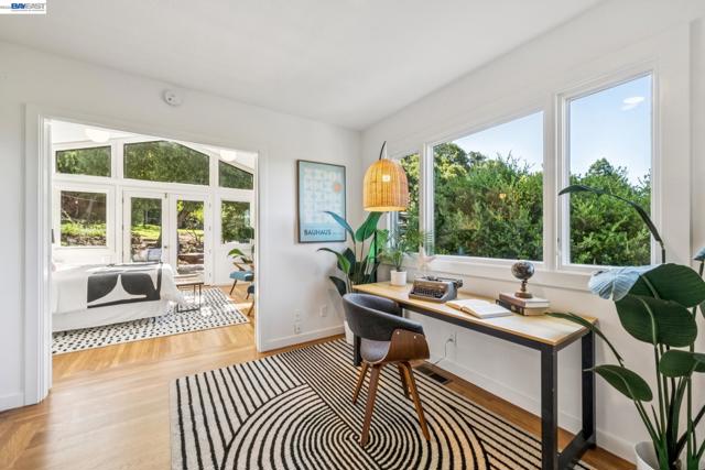 Image 25 of 60 For 491 Vincente Avenue