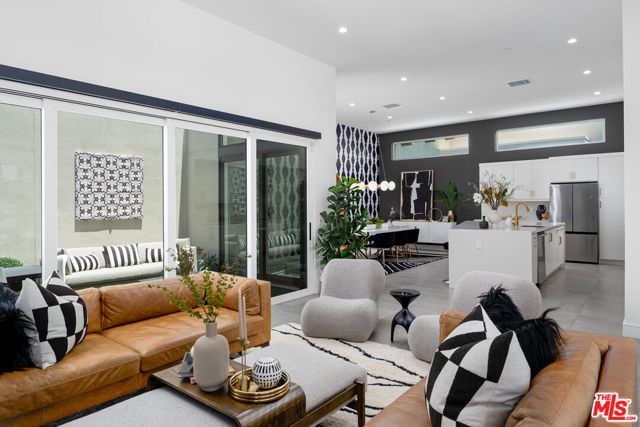400 Fountain Drive, Palm Springs CA: https://media.crmls.org/mediaz/77116da0-faf7-45e4-9e0e-3588ce991d7a.jpg