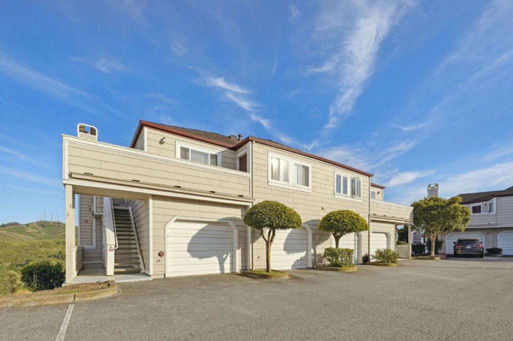 671 Pointe Pacific #1