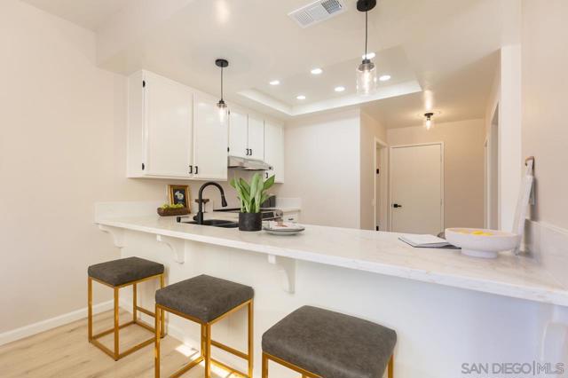 3618 Milford Place, Carlsbad CA: https://media.crmls.org/mediaz/7712bc9b-e9dc-439d-8b82-8153d6adb7e5.jpg