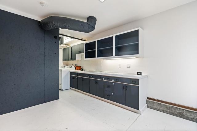 212 Ramona Street, San Mateo CA: https://media.crmls.org/mediaz/771300e4-5600-4b85-9049-3652ce42e3b7.jpg