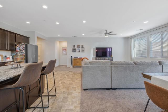 495 Pearl Dr, Lemoore CA: https://media.crmls.org/mediaz/771320d0-b566-4560-9497-176f363bbe6f.jpg