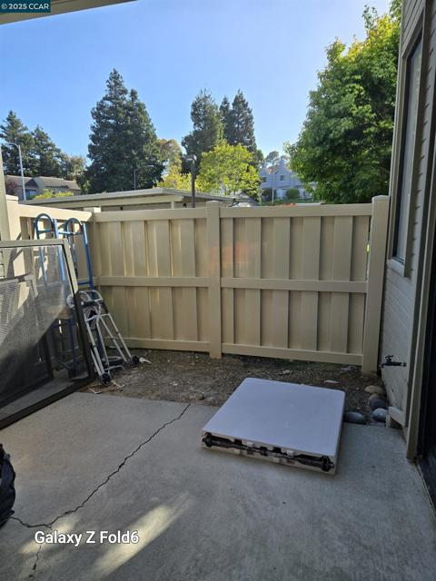 2753 East Ct, Richmond CA: https://media.crmls.org/mediaz/77133a0a-2a0d-4e3c-a375-717af43b9b0d.jpg