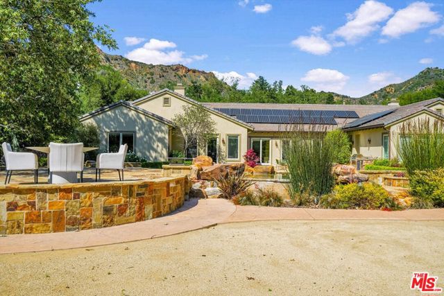 29734 Mulholland Highway, Agoura Hills CA: https://media.crmls.org/mediaz/77138321-e82b-44ac-b10c-657dfb321077.jpg