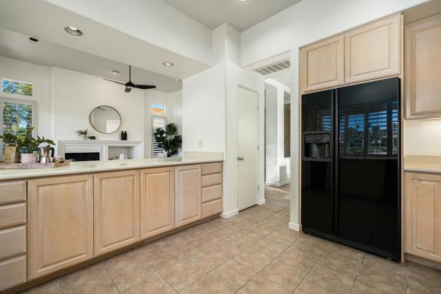 149 Rain Bird Circle, Palm Desert CA: https://media.crmls.org/mediaz/77143dc8-8182-4bd3-bbd1-eeca7a44005d.jpg