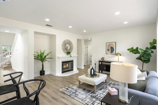 5089 Winterbrook Ave, Dublin CA: https://media.crmls.org/mediaz/7714a44f-fa61-437c-af40-30a2b5c9b774.jpg