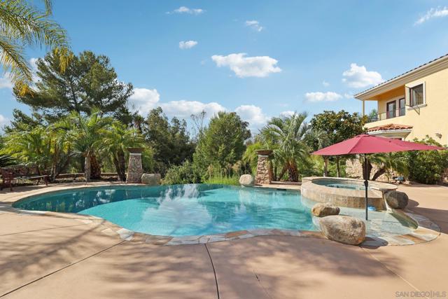 15035 Orchard View Dr, Poway CA: https://media.crmls.org/mediaz/7714b3f7-1cb0-4977-8801-1d4dd8e273c6.jpg