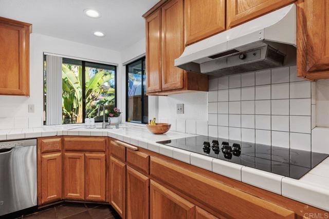 Detail Gallery Image 13 of 42 For 2647 Cazadero Drive, Carlsbad,  CA 92009 - 3 Beds | 2 Baths