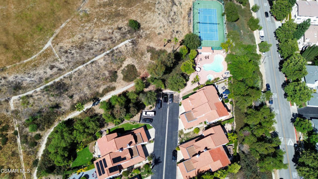 5964 Ruthwood Drive, Calabasas CA: https://media.crmls.org/mediaz/77153077-be69-42f7-b0af-3beeeb904ff5.jpg